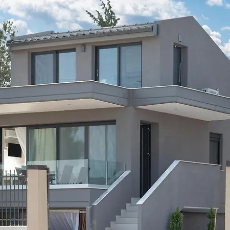 Mykoniatika * Nea Kallikrateia